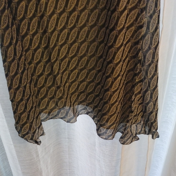 Elegant Black and Gold Patterned Skirt - Picture 9 of 10